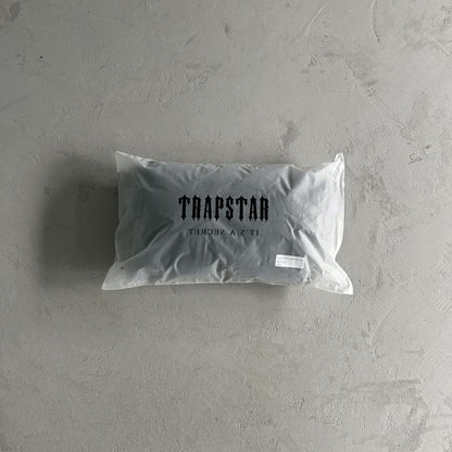 Jaqueta Trapstar Irongate Embossed Puffer Preta