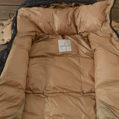 Sobretudo Moncler Metalassê Preto